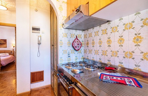Pera Apartment | Holiday Apartment "Ciasa Apelli" with Mountain View & Terrace