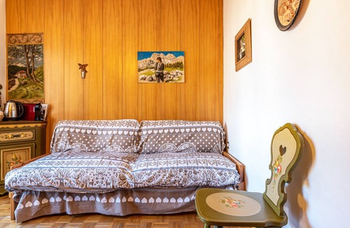 Pera Apartment | Holiday Apartment "Ciasa Apelli" with Mountain View & Terrace