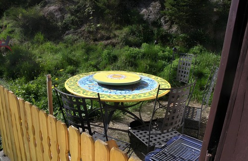 Triberg im Schwarzwald Apartment | Holiday Apartment '1' with Mountain View, Shared Garden and Wi-Fi
