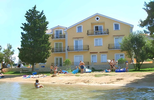 Tkon Apartment | Holiday apartment 10 m from the Adriatic Sea