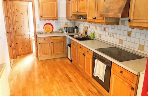 Burghaslach Apartment | Holiday Apartment 3 with Garden and Wi-Fi
