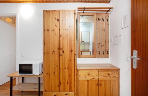 Todtnauberg Apartment | Holiday Apartment '5, 65 sqm' with Mountain View, Shared Terrace and Wi-Fi