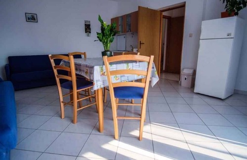 Barbat na Rabu Apartment | Holiday apartment 50 m from the Adriatic Sea
