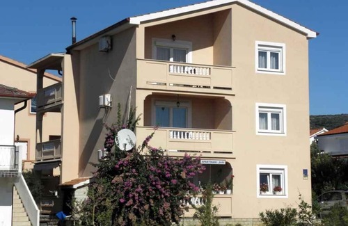 Barbat na Rabu Apartment | Holiday apartment 50 m from the Adriatic Sea