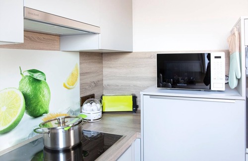 Marktbergel Apartment | Holiday Apartment 'Am Palmengarten' with Balcony and Wi-Fi