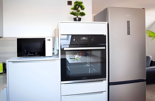 Marktbergel Apartment | Holiday Apartment 'Am Palmengarten' with Balcony and Wi-Fi