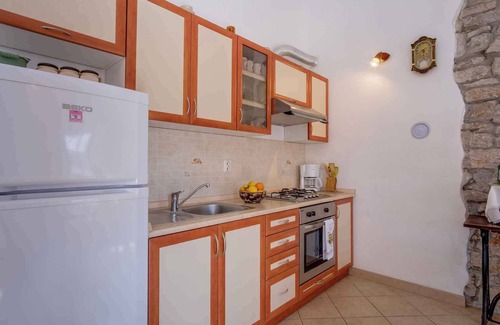 Sveti Jakov Apartment | Holiday apartment air conditioning and Internet in a quiet location