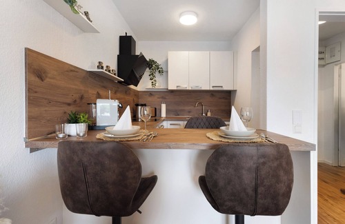 Ponitz am See Apartment | Holiday Apartment 'Alte Meierei Heimathafen' with Shared Garden, Balcony and Wi-Fi