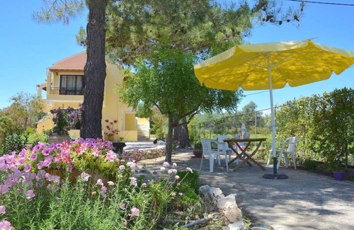 Melikia Apartment | Holiday Apartment 'Alexandra Apartment 1' with Balcony & Wi-Fi