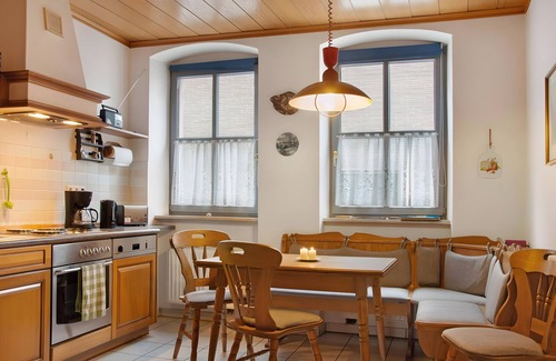 Bamberg Apartment | Holiday Apartment 'Alte Stadtmauer' with Shared Garden and Wi-Fi