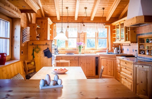 Breitnau Apartment | Holiday Apartment "Am Hirschenmoor" Surrounded by Nature, with Private Terrace and Garden