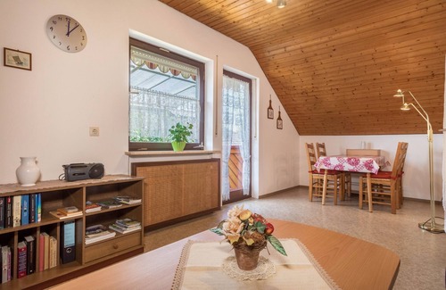 Neufrach Apartment | Holiday Apartment "Apfelblüte" in Salem, 75 m2, with 2 Bedrooms and Balcony