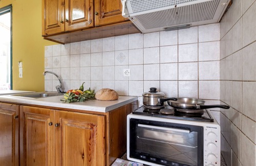 Vassiliki Apartment | Holiday Apartment 'Apostolos Apartment 6' by the Beach with Balcony & Wi-Fi