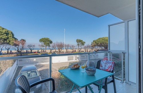 Arcachon Apartment | Holiday Apartment "Appartement vue mer Arcachon" with Sea View, Balcony & Wi-Fi