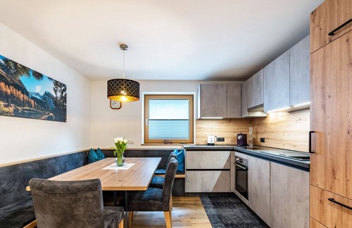 Lanersbach Apartment | Holiday Apartment 'Appartement Enzian' with Mountain View, Balcony & Wi-Fi