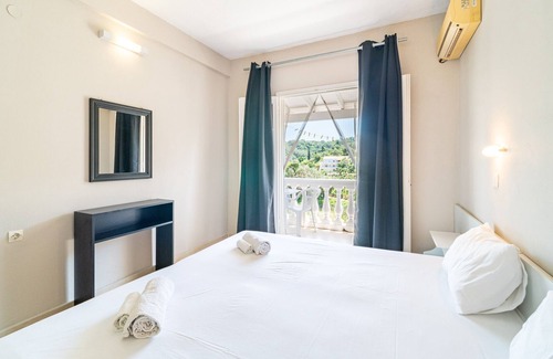 Gardenos Apartment | Holiday Apartment 'Ariel Apartment 4' with Sea View, Balcony & Wi-Fi
