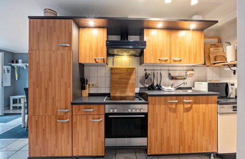 Schwedeneck Apartment | Holiday Apartment 'Beachhouse' with Private Terrace and Wi-Fi