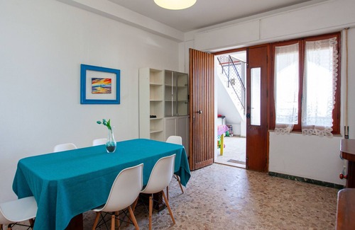 La Caletta Apartment | Holiday Apartment 'Beautiful house 350m from the beach' with Sea View, Terrace & Wi-Fi