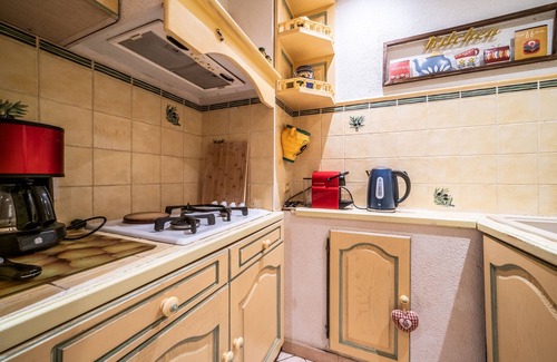 Bernex Apartment | Holiday Apartment "Bernex - 3 Personnes" with Mountain View & Private Terrace