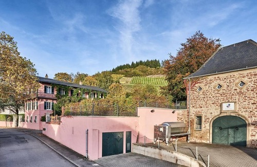 Filzen Apartment | Holiday apartment "Blanc et Noir" - Weingut & Landhaus Reverchon