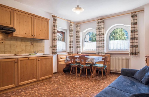 Alba Apartment | Holiday Apartment Casa Lorenz 2 with Mountain View, Wi-Fi & Garden