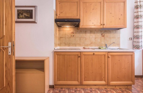 Alba Apartment | Holiday Apartment Casa Lorenz 2 with Mountain View, Wi-Fi & Garden