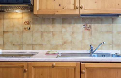 Alba Apartment | Holiday Apartment Casa Lorenz 2 with Mountain View, Wi-Fi & Garden