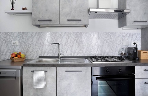 Guarene Apartment | Holiday Apartment "Casa Vacanze La Porta in Piazza" with Terrace