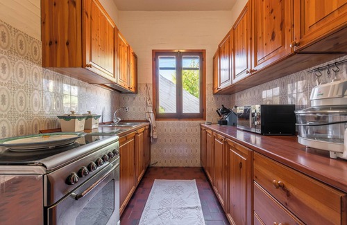 Sarroch Apartment | Holiday Apartment "Casa Nicole" close to the Sea with Terrace & Shared Garden