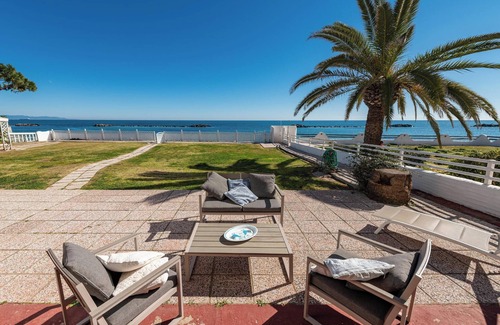 Sarroch Apartment | Holiday Apartment "Casa Nicole" close to the Sea with Terrace & Shared Garden