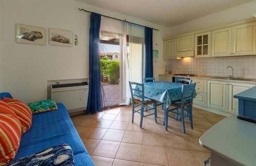 Murta Maria Apartment | Holiday Apartment 'Casa Vacanze Mirtillo' with Shared Pool, Terrace & Garden