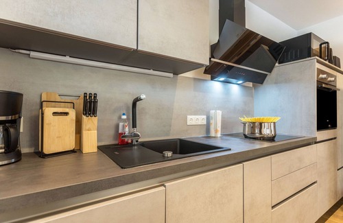 Auffach Apartment | Holiday Apartment 'Dorfblick' with Mountain View, Shared Garden & Wi-Fi