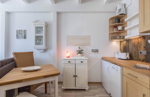 Cecilienkoog Apartment | Holiday Apartment "Denkerhof Bergkristall" with Shared Garden & Wi-Fi