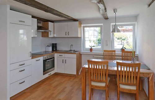 Gellinghausen Apartment | Holiday Apartment '3, 53sqm' with Shared Terrace, Shared Garden and Wi-Fi