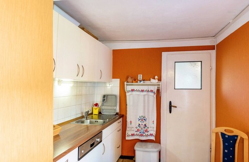 Muritz Apartment | Holiday Apartment 'Fachwerkferienhaus' with Lake View, Terrace & Wi-Fi