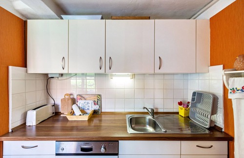 Muritz Apartment | Holiday Apartment 'Fachwerkferienhaus' with Lake View, Terrace & Wi-Fi