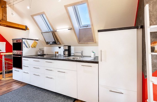 Unterkirnach Apartment | Holiday Apartment "Dachspitz - Junges Wohnen" with Shared Garden & Wi-Fi