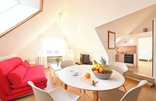 Enzisweiler Apartment | Holiday Apartment 'Dinkelbach Landhaus 1 B Sommerfeeling' with Lake View and Wi-Fi