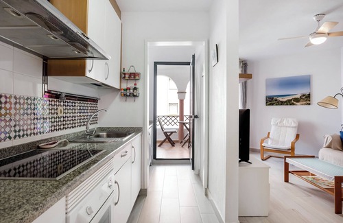 Atlanterra Apartment | Holiday Apartment 'El Duende de Zahara' with Sea View, Pool, Gym & Wi-Fi