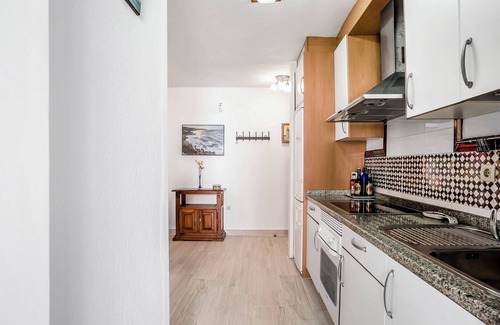Atlanterra Apartment | Holiday Apartment 'El Duende de Zahara' with Sea View, Pool, Gym & Wi-Fi