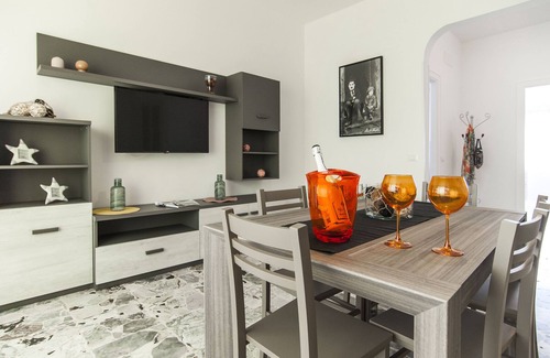 Sperlonga House | Holiday Apartment Eolo, 50m from the sea