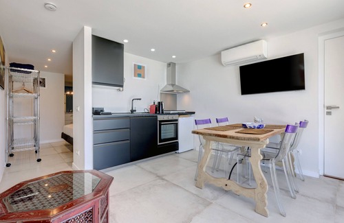 San Roque Apartment | Holiday Apartment 'Casa Domino 2' with Sea View, Shared Pool & Wi-Fi