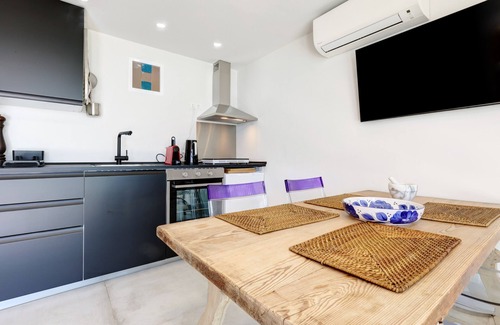 San Roque Apartment | Holiday Apartment 'Casa Domino 2' with Sea View, Shared Pool & Wi-Fi
