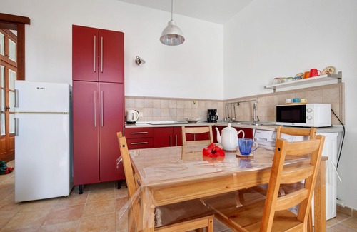 Tuineje Apartment | Holiday Apartment "Finca Juan Gopar Apartamento Rural" with Mountain View, Terrace & Wi-Fi