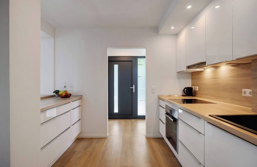 Frickingen Apartment | Holiday Apartment 'Frieda' with Mountain View, Private Terrace and Wi-Fi