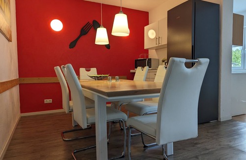 Kesselheim Apartment | Holiday Apartment 'Gästehaus Koblenz' with Private Terrace and Wi-Fi
