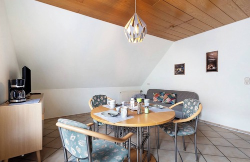 Weigendorf Apartment | Holiday Apartment 'Gerda' with Mountain View, Balcony and Wi-Fi
