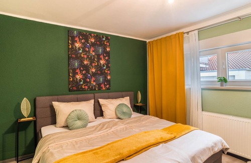 Worms Apartment | Holiday Apartment "Green Forest" with Wi-Fi