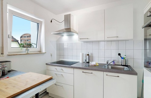 Pforzheim Apartment | Holiday Apartment 'Hübsche Wohnung" with Balcony & Wi-Fi