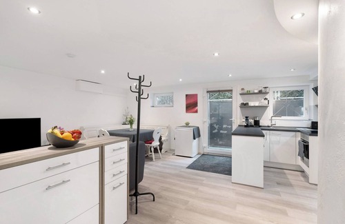 Otigheim Apartment | Holiday Apartment 'High-Quality Holiday Apartment Ötigheim' with Shared Garden, Wi-Fi and Air Conditioning